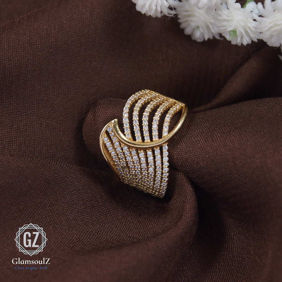 Elevate your daily style with our trendy gold plated finger rings from Glamsoulz. Perfect for everyday wear, these chic accessories are a must-have!