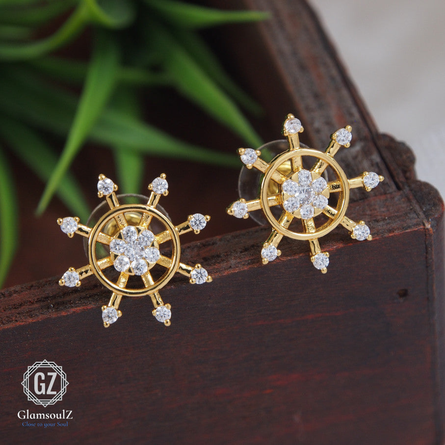 "Everyday Chic Earrings studs"