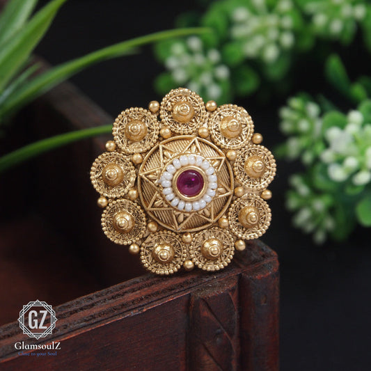 Elevate your style with our exquisite Rajwadi finger ring collection, designed for modern fashionistas. Discover luxury and elegance at your fingertips!