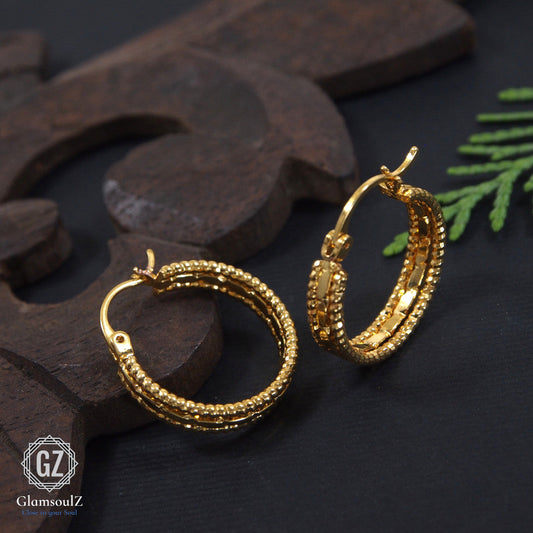 Elevate your everyday style with Glamsoulz' stunning collection of daily wear bali earrings. Trendy, versatile, and affordable, these earrings are perfect for any occasion. 