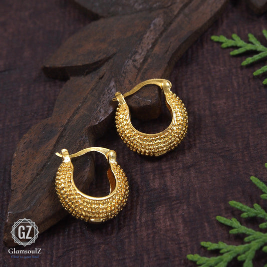 Elevate your everyday style with Glamsoulz' stunning collection of daily wear Bali earrings. Shop trendy & affordable pieces for effortless chic! 