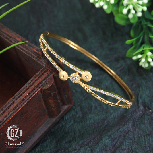 Elevate your everyday style with Glamsoulz' trendy & affordable daily wear bracelets. Shop now for minimalist, statement, & personalized pieces! 