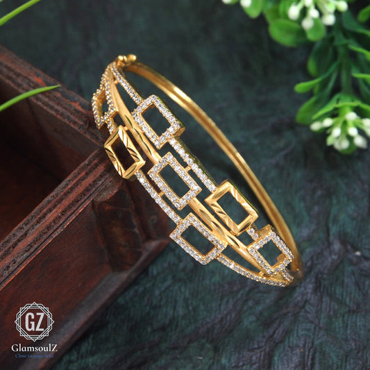 Elevate your everyday style with Glamsoulz' stunning daily wear bracelets. Trendy, affordable, and high-quality designs for a touch of glam in every moment. 