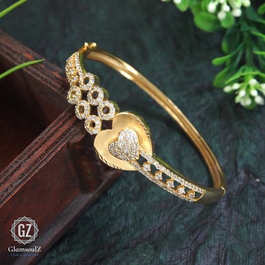 Elevate your everyday style with Glamsoulz's stunning daily wear bracelets. Trendy, affordable, and perfect for any occasion. Shop now! 