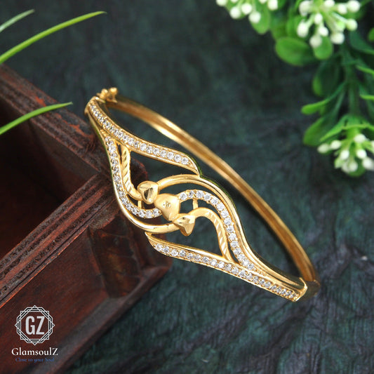 Elevate your everyday style with Glamsoulz' trendy and affordable daily wear bracelets. Shop now for minimalist, statement, and personalized designs! 