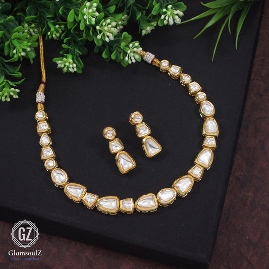 Elevate your style with Glamsoulz's exquisite kundan single line necklace. Perfect for adding glamour to any outfit. Shop now for the latest trends!